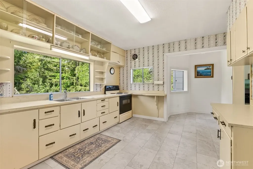 315 Pine Street South Bend WA 98586