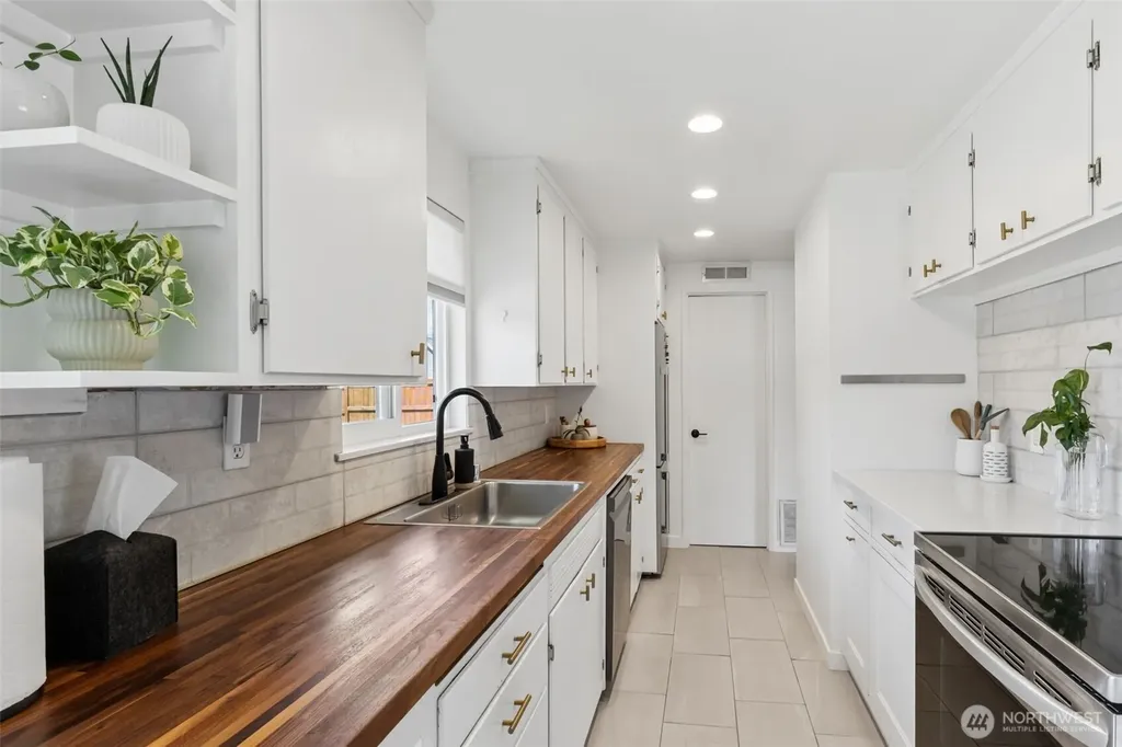 17035 128th Avenue SE Renton WA 98058