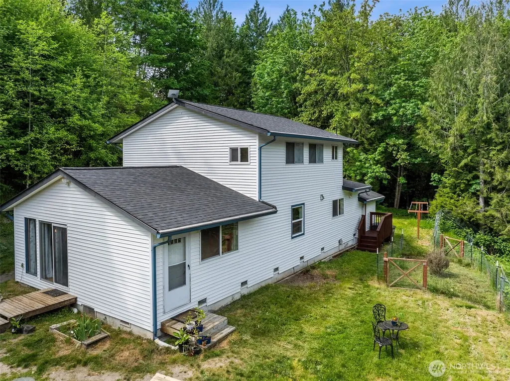 17122 61st Street NW Vaughn WA 98394
