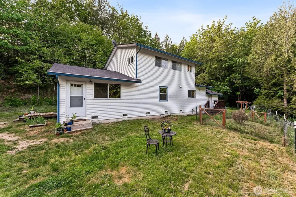 17122 61st Street NW Vaughn WA 98394
