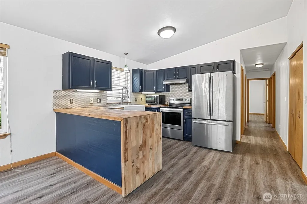 792 Island Circle SE Ocean Shores WA 98569