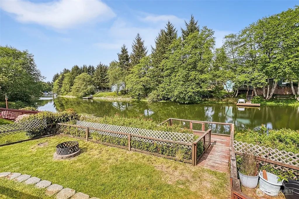 792 Island Circle SE Ocean Shores WA 98569