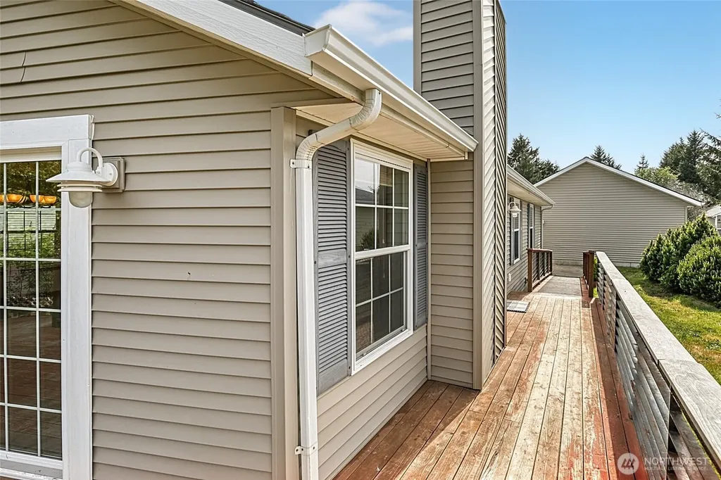 792 Island Circle SE Ocean Shores WA 98569