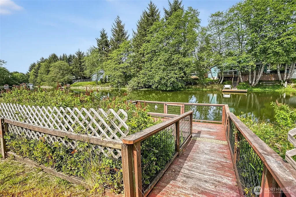 792 Island Circle SE Ocean Shores WA 98569