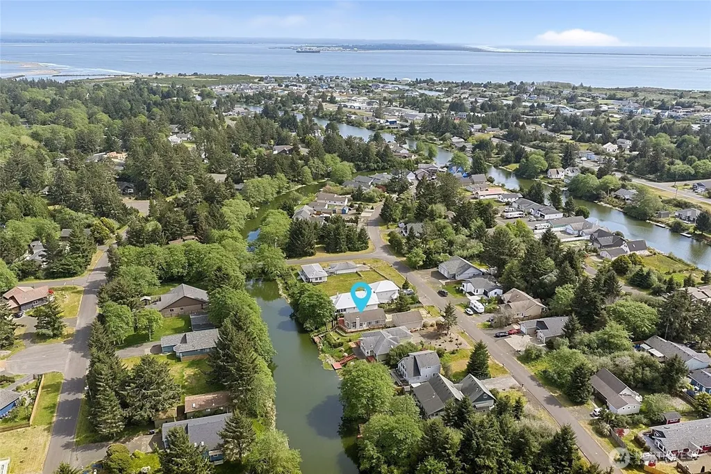 792 Island Circle SE Ocean Shores WA 98569