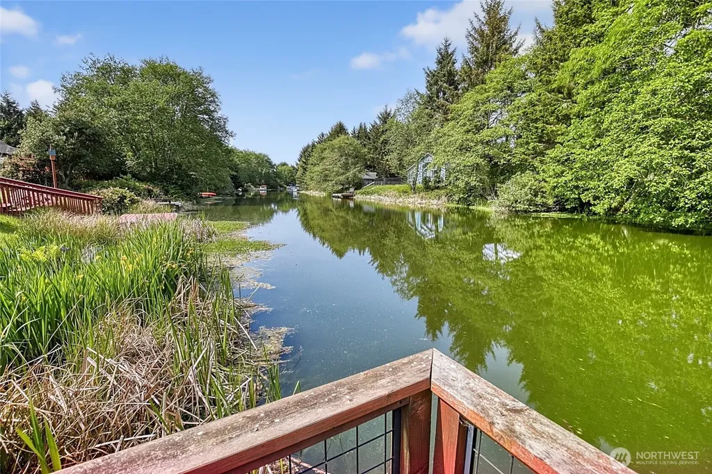 792 Island Circle SE Ocean Shores WA 98569