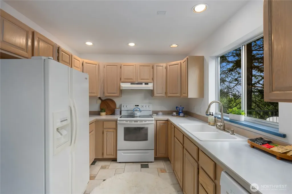 2944 Dogwood Terrace Lummi Island WA 98262