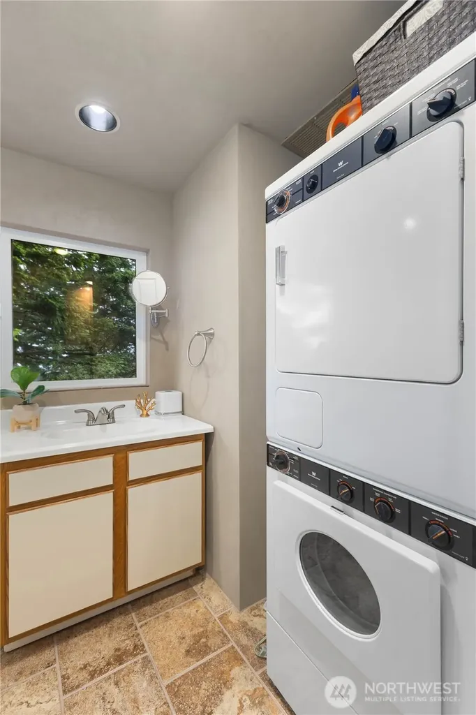 2944 Dogwood Terrace Lummi Island WA 98262