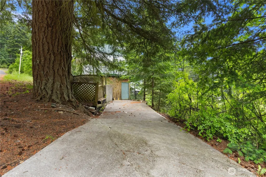 2944 Dogwood Terrace Lummi Island WA 98262