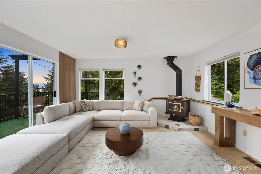 2944 Dogwood Terrace Lummi Island WA 98262