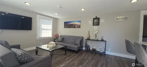 12053 70 Th Avenue S Seattle WA 98178