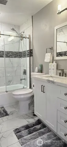 12053 70 Th Avenue S Seattle WA 98178