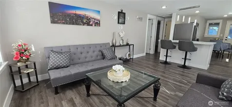 12053 70 Th Avenue S Seattle WA 98178