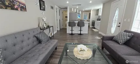 12053 70 Th Avenue S Seattle WA 98178