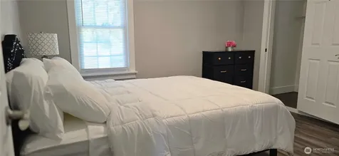 12053 70 Th Avenue S Seattle WA 98178