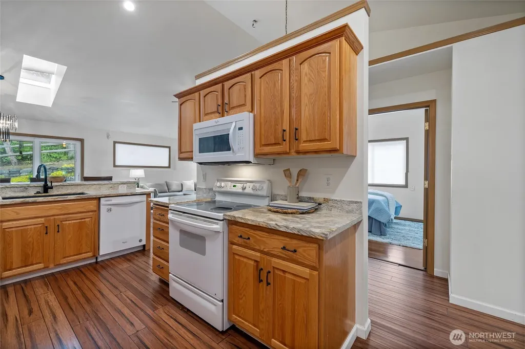 1069 5th Steilacoom WA 98388