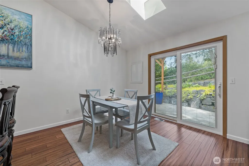 1069 5th Steilacoom WA 98388