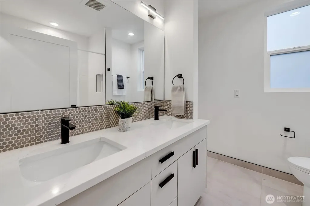 6400 Fauntleroy Way SW Seattle WA 98136