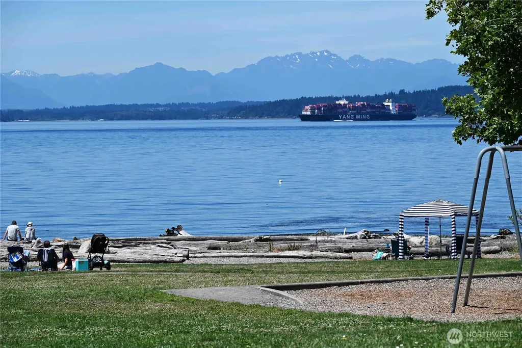 6400 Fauntleroy Way SW Seattle WA 98136