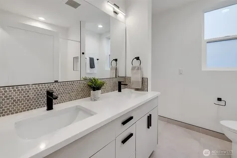 6400 Fauntleroy Way SW Seattle WA 98136