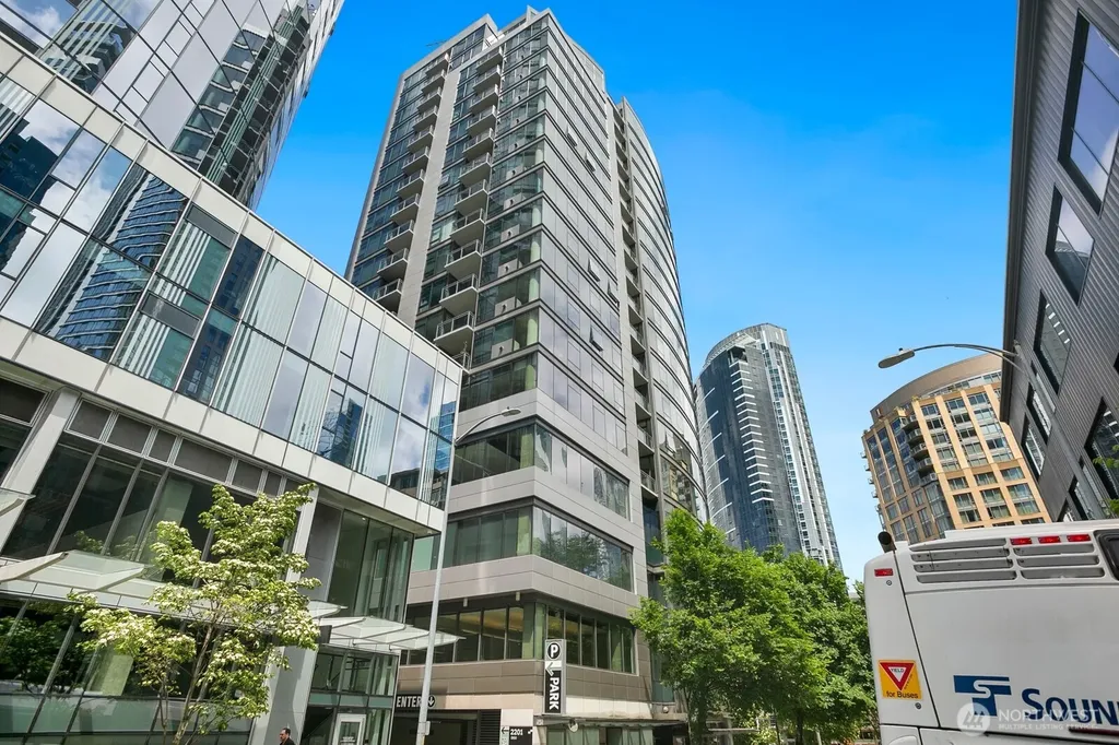 820 Blanchard Street Seattle WA 98121
