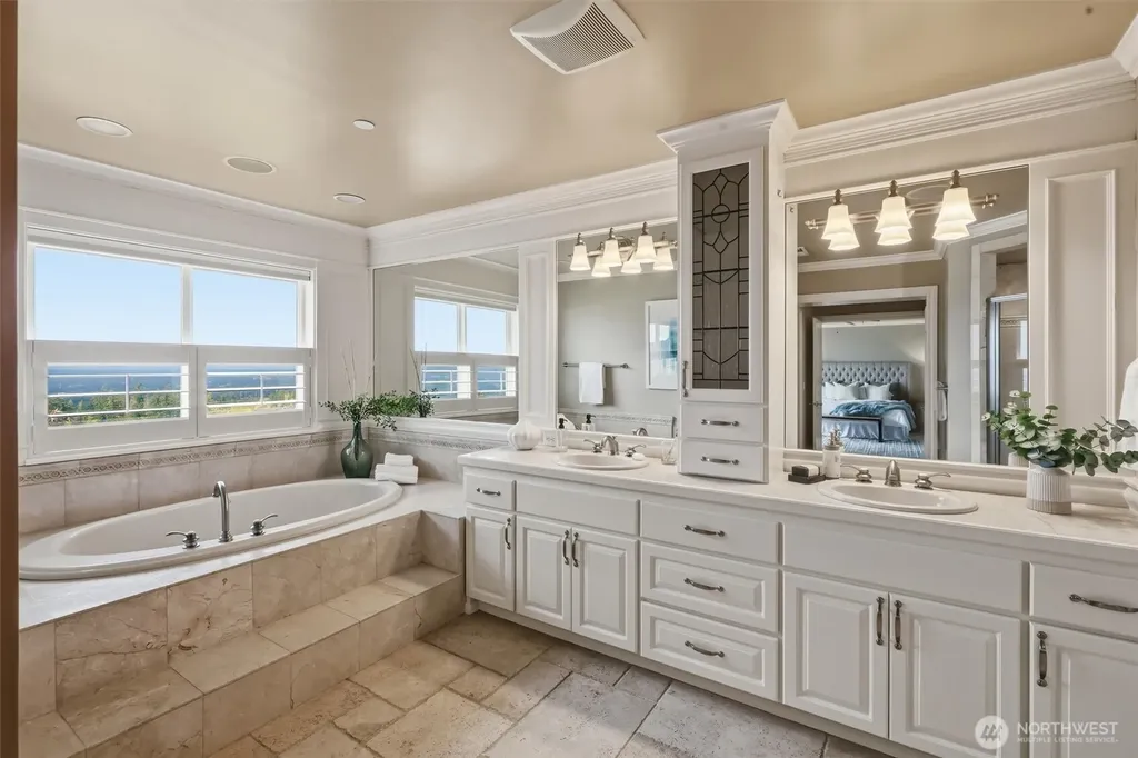 2734 NE Daphne Street Issaquah WA 98029