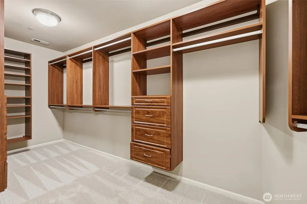 2734 NE Daphne Street Issaquah WA 98029