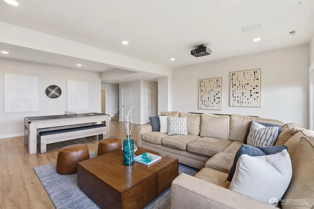 2734 NE Daphne Street Issaquah WA 98029