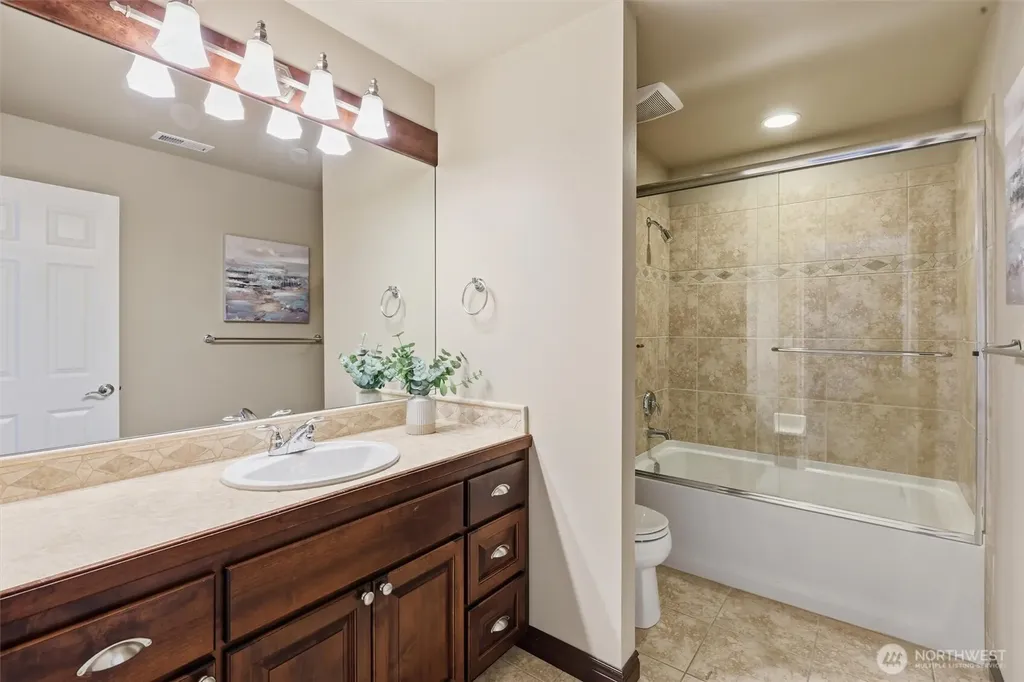 2734 NE Daphne Street Issaquah WA 98029