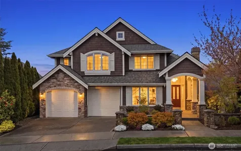 2734 NE Daphne Street Issaquah WA 98029