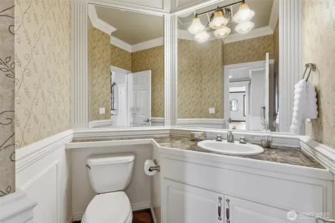 2734 NE Daphne Street Issaquah WA 98029