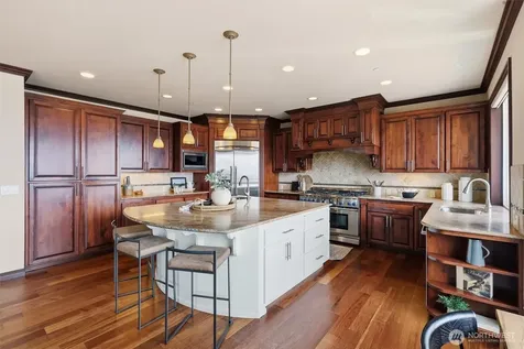 2734 NE Daphne Street Issaquah WA 98029