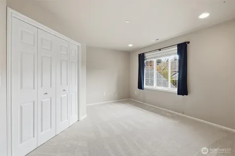 2734 NE Daphne Street Issaquah WA 98029