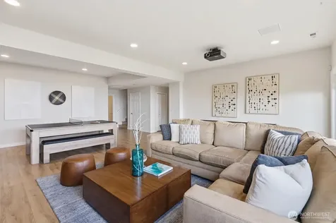 2734 NE Daphne Street Issaquah WA 98029