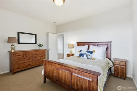 2734 NE Daphne Street Issaquah WA 98029