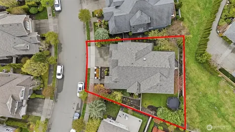 2734 NE Daphne Street Issaquah WA 98029