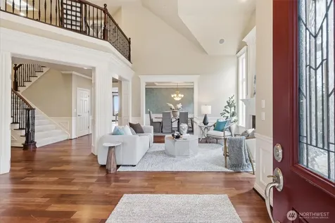 2734 NE Daphne Street Issaquah WA 98029