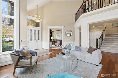 2734 NE Daphne Street Issaquah WA 98029