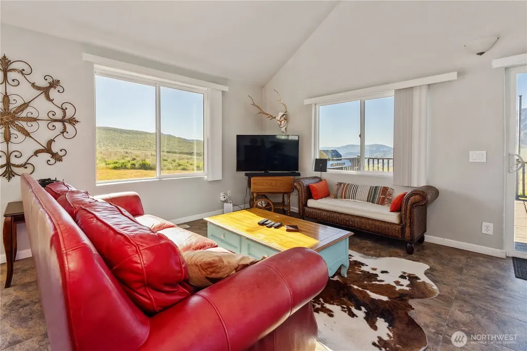 552 Bill Shaw Road Pateros WA 98846