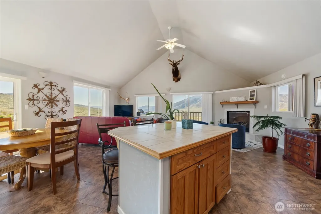 552 Bill Shaw Road Pateros WA 98846