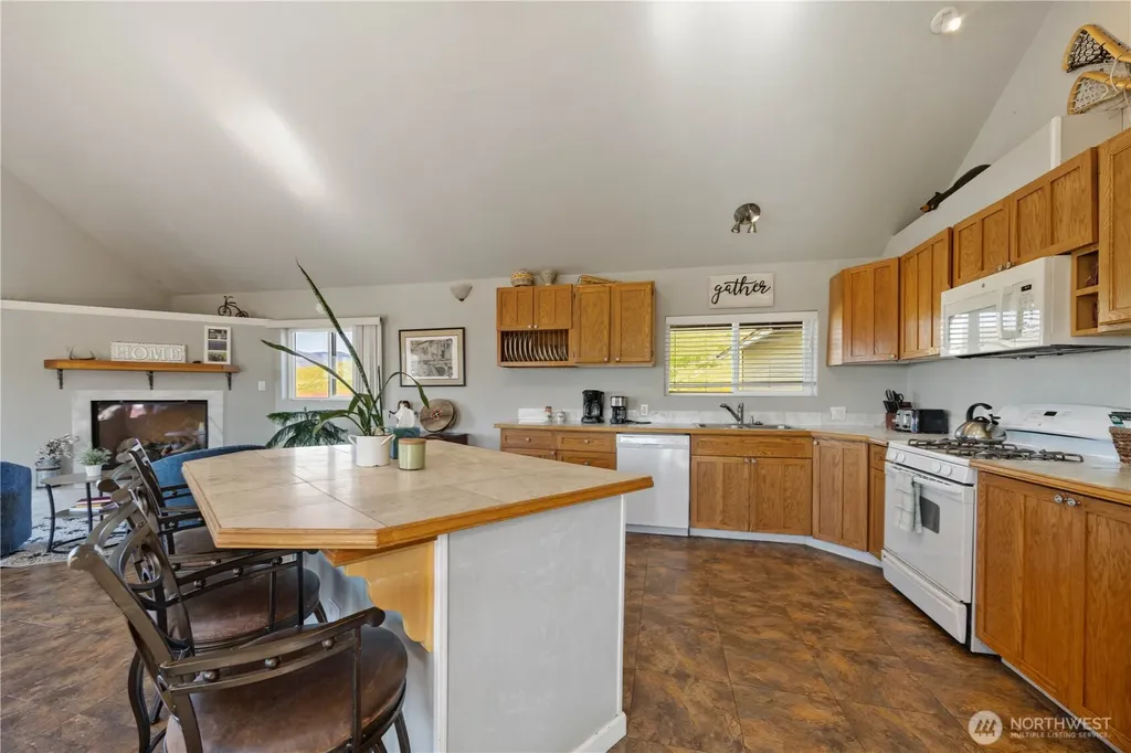 552 Bill Shaw Road Pateros WA 98846