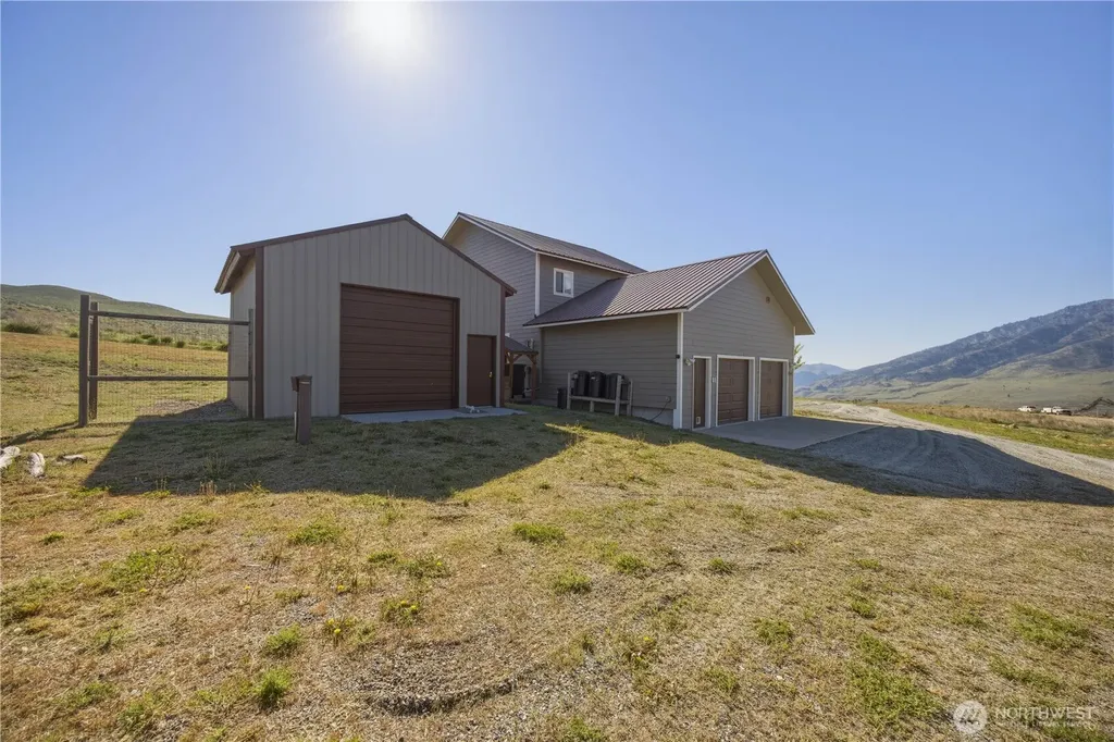 552 Bill Shaw Road Pateros WA 98846