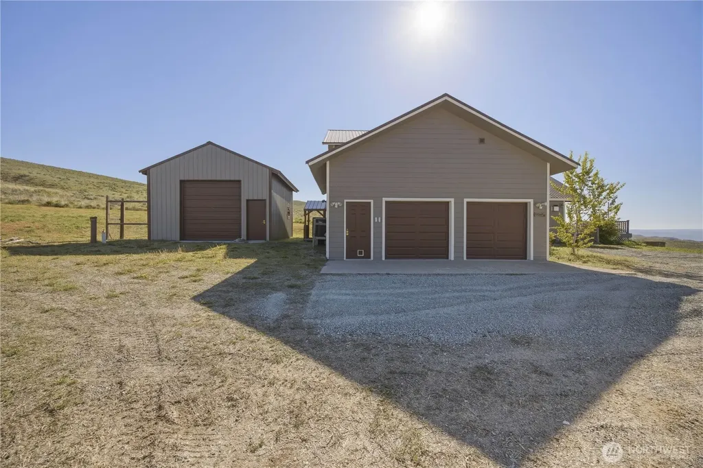 552 Bill Shaw Road Pateros WA 98846