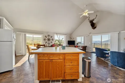 552 Bill Shaw Road Pateros WA 98846