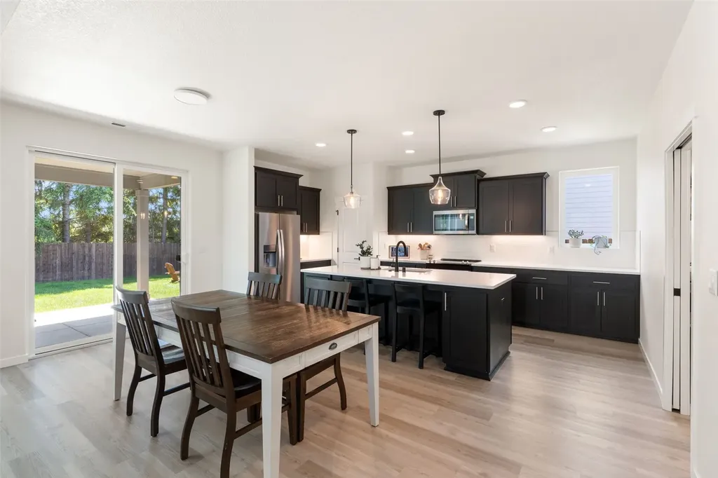 1090 Rw Fletcher Street Winlock WA 98596