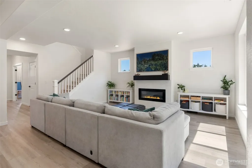1090 Rw Fletcher Street Winlock WA 98596