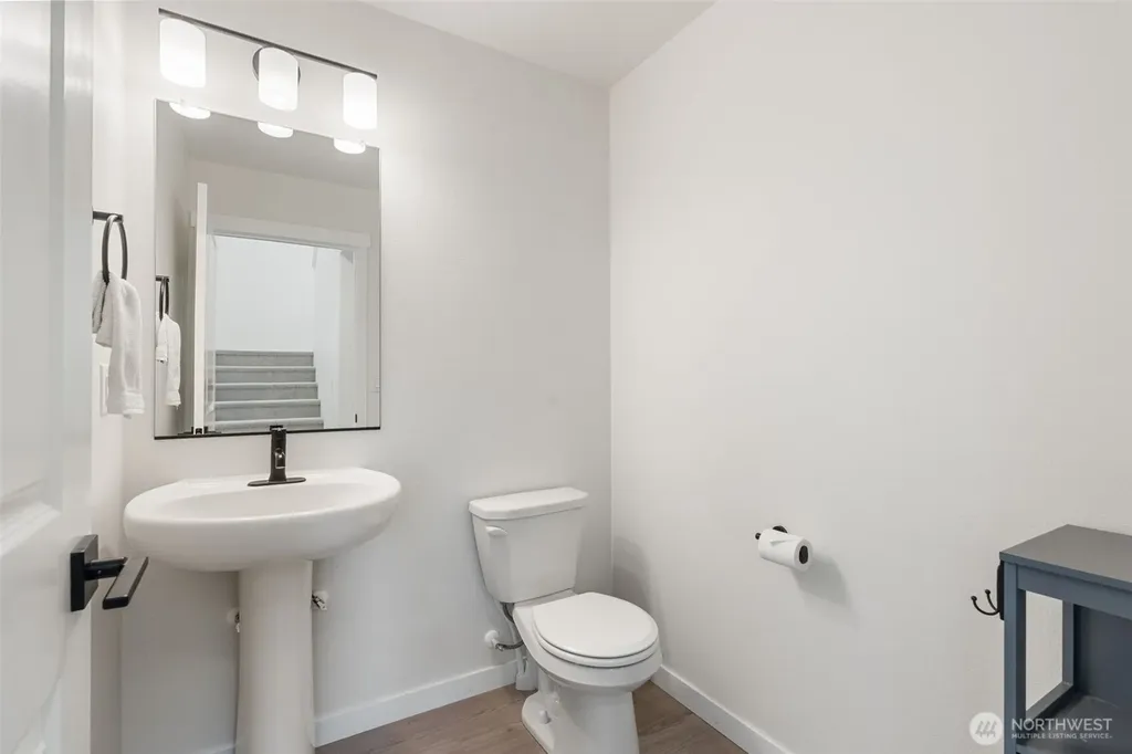 1090 Rw Fletcher Street Winlock WA 98596