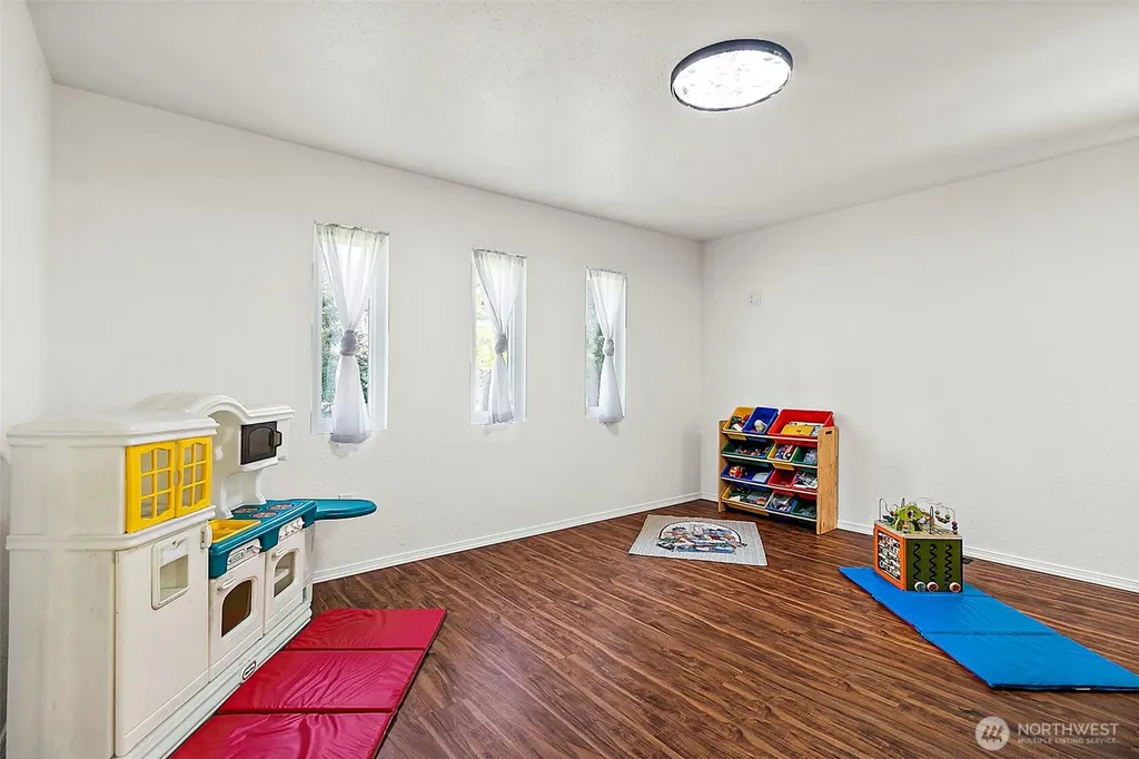 32818 174th Place SE Auburn WA 98092