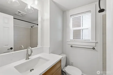 5444 40th Avenue SW Seattle WA 98136