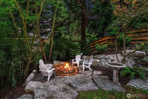 2038 9th Street W Kirkland WA 98033